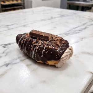 Canuto de KitKat de hojaldre